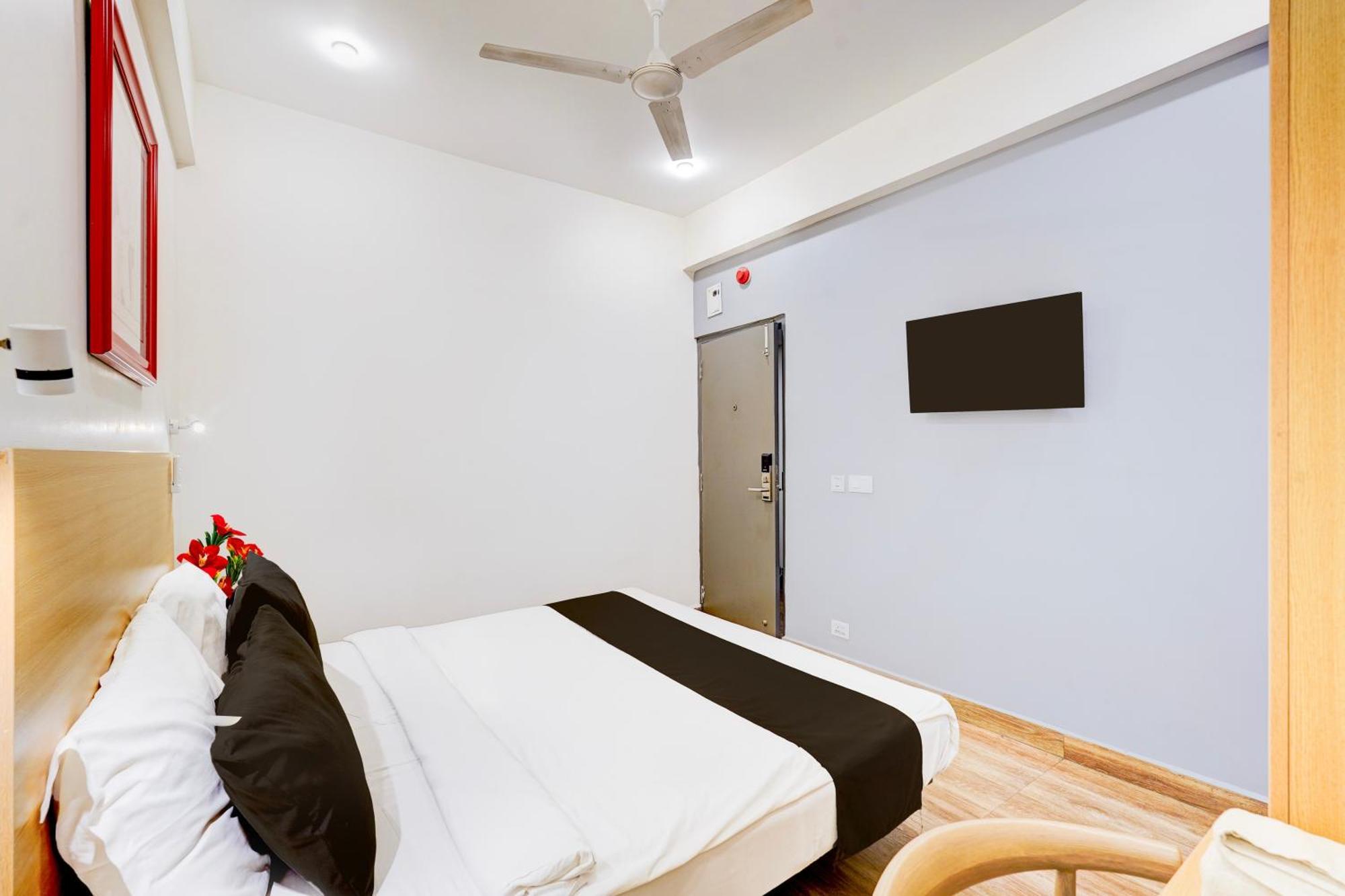 Super Townhouse Tirupati Hotel Exterior photo