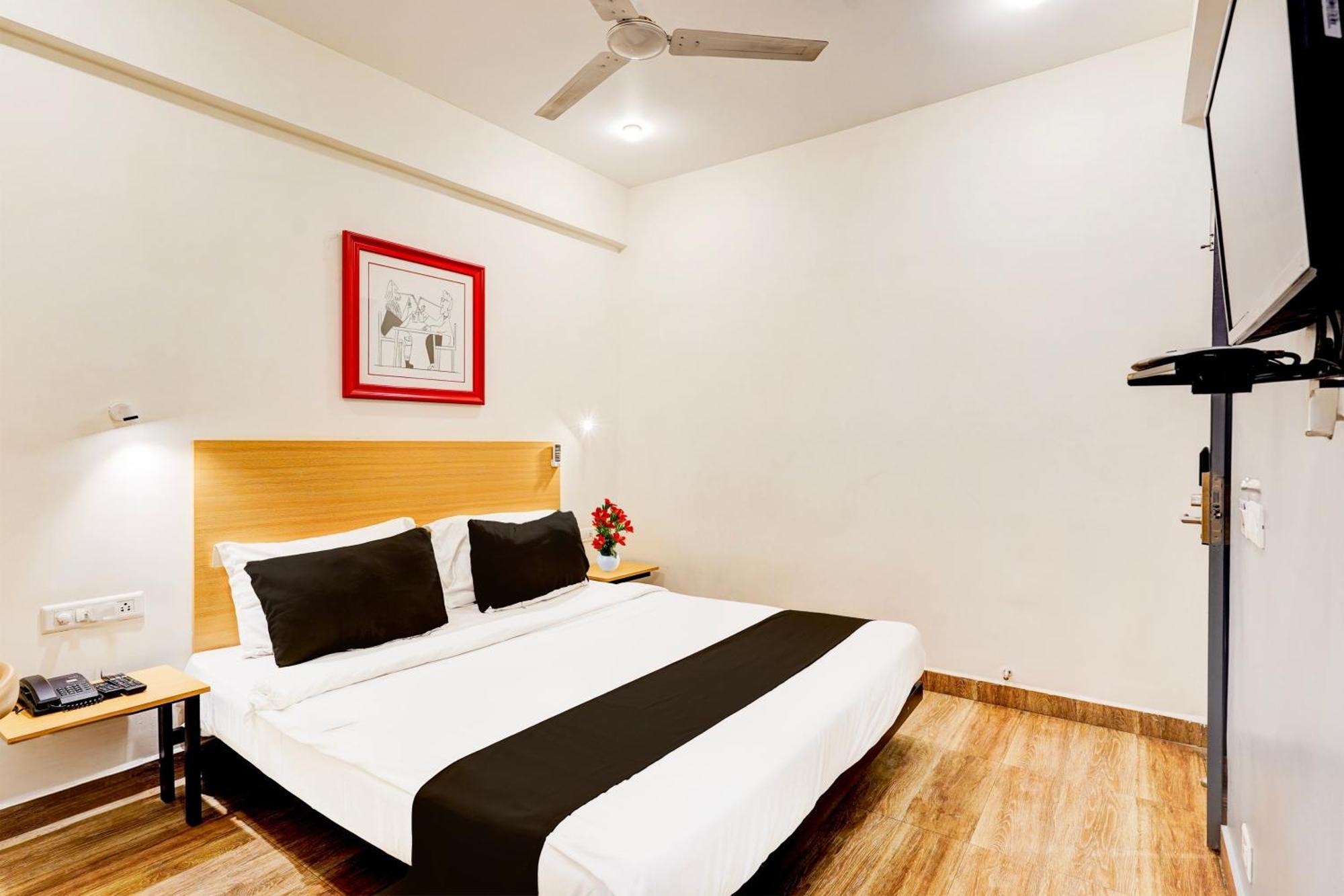 Super Townhouse Tirupati Hotel Exterior photo