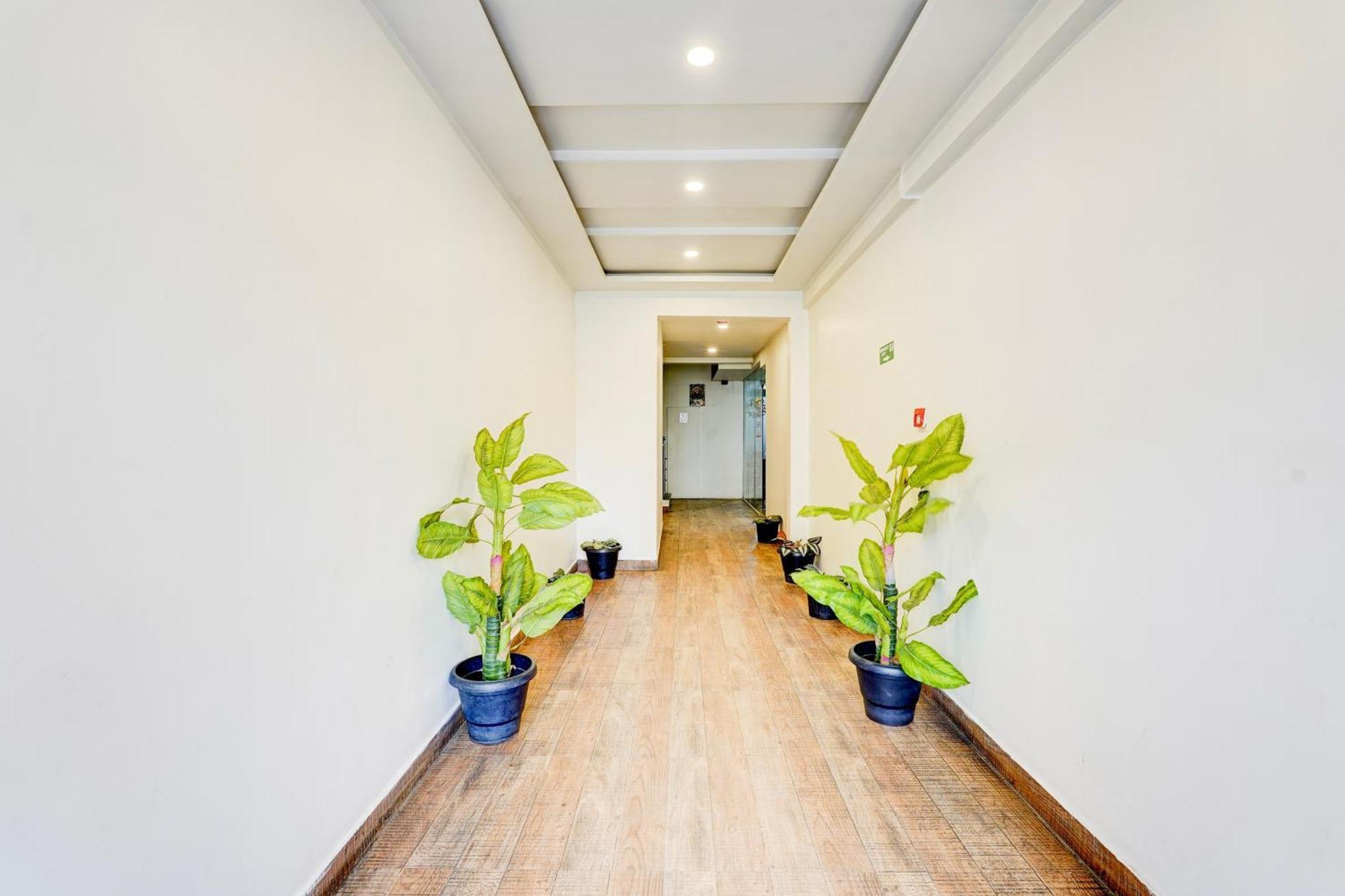 Super Townhouse Tirupati Hotel Exterior photo