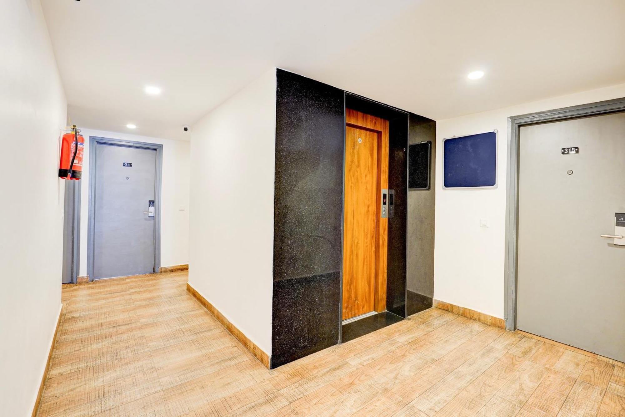 Super Townhouse Tirupati Hotel Exterior photo